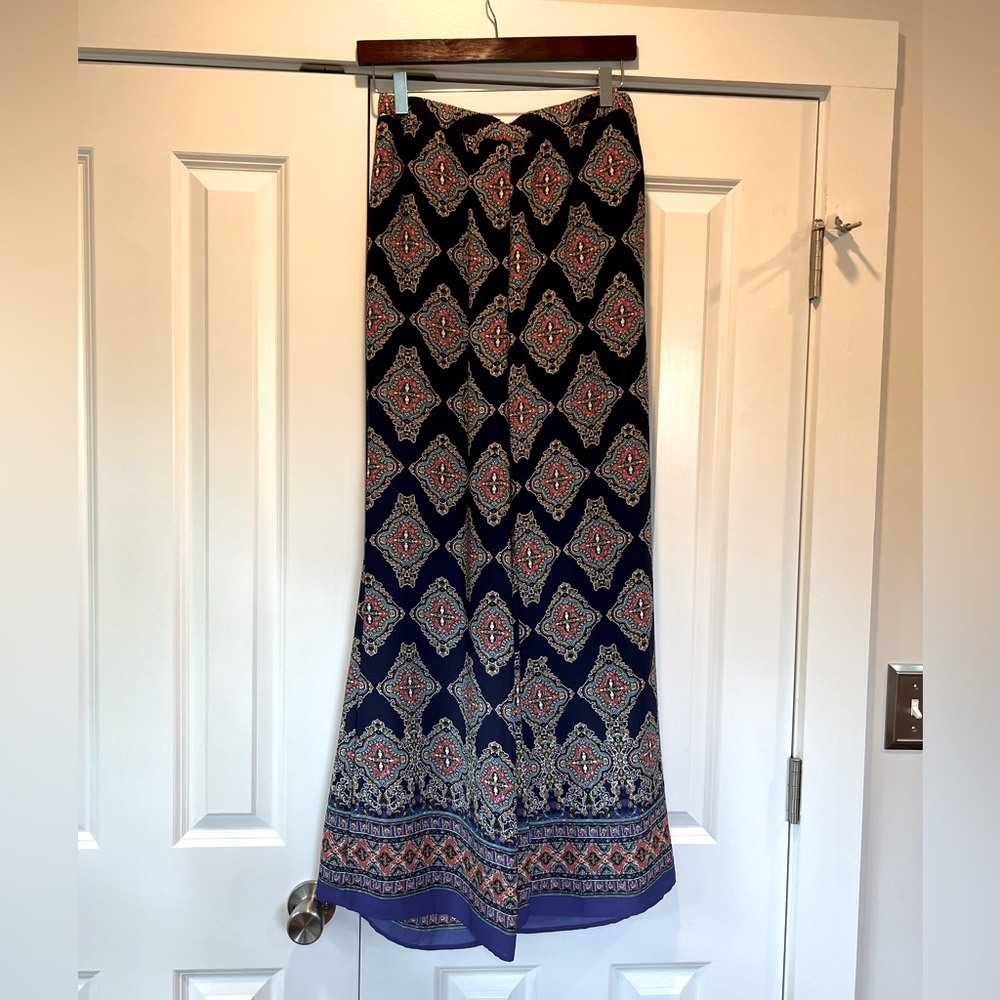 Wide leg pattern pants